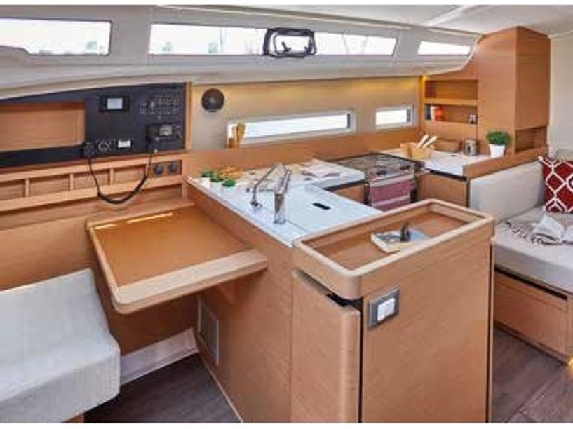 Capo d'Orlando Sailboat 3 cabin 8 berths 8 guests 12.35 m Listing Number: #15707 2