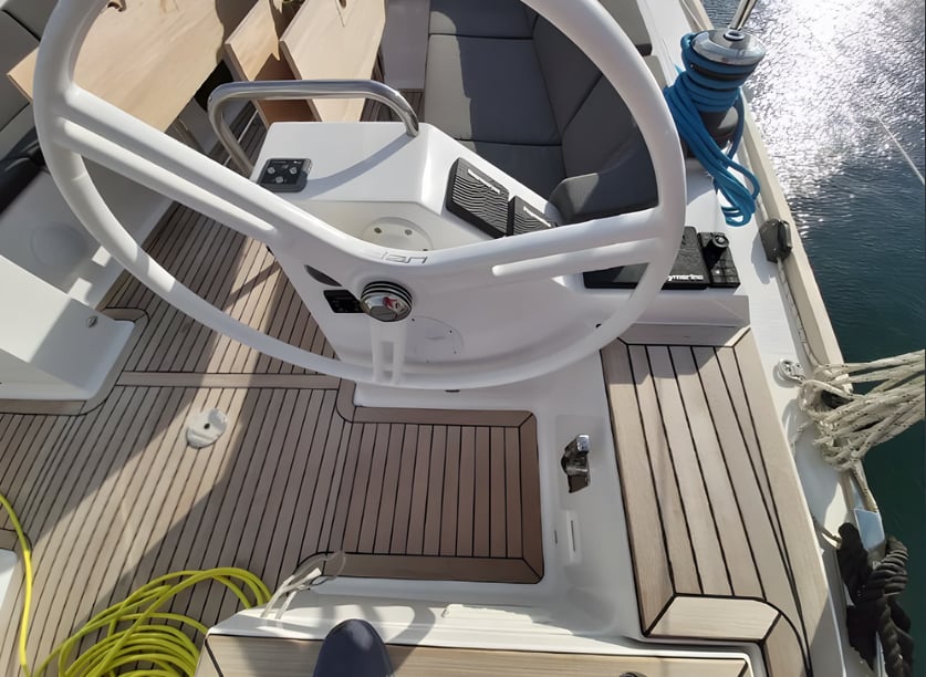 Lavrion Barca a vela cabina 4  cuccette 10  10  ospiti 13.85 m Numero dell'inserzione: #15717 5