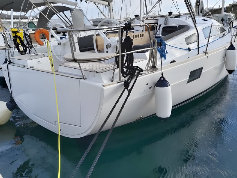 Lavrion Barca a vela cabina 4  cuccette 10  10  ospiti 13.85 m Numero dell'inserzione: #15717