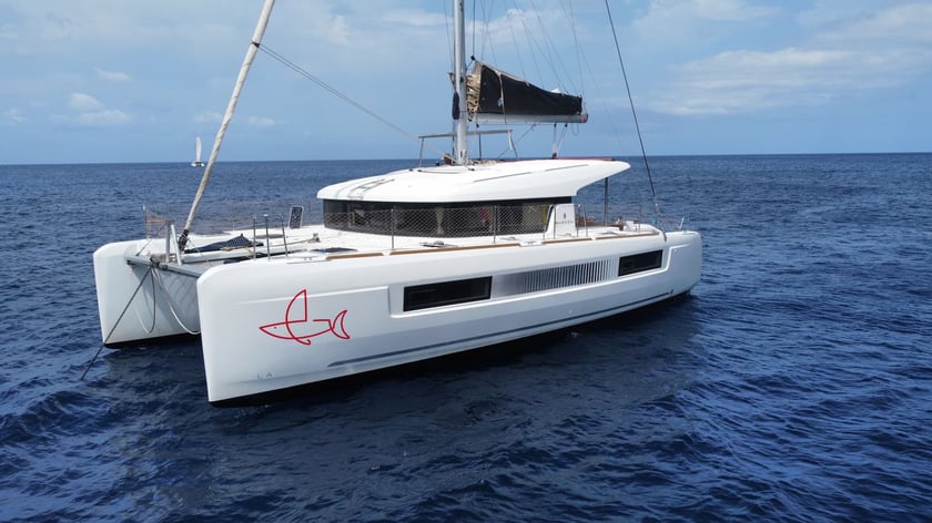 Ibiza Catamaran 5 cabin 11 berths 11 guests 11.74 m Listing Number: #15744