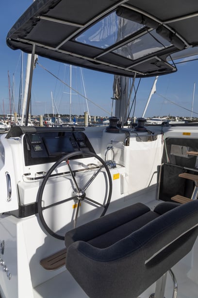 Misschien, Victoria Catamaran Cabine 6  10  slaapplaatsen 10  gasten 12.8 m Lijstnummer: #15758 5