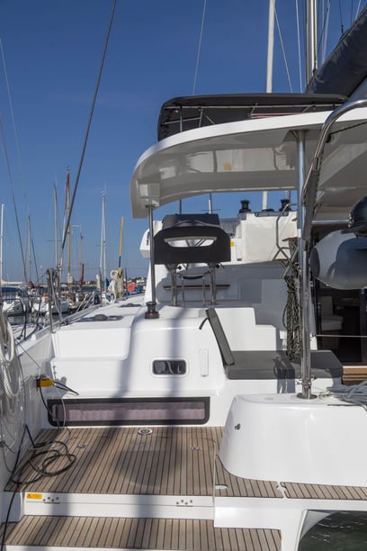 Misschien, Victoria Catamaran Cabine 6  10  slaapplaatsen 10  gasten 12.8 m Lijstnummer: #15758 3