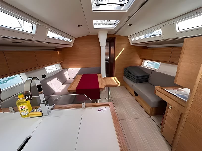 Kaštel Gomilica Segelboot 4 Kabine 10 Liegeplätze 10 Gäste 14.14 m Nummer des Inserats: #15760 4