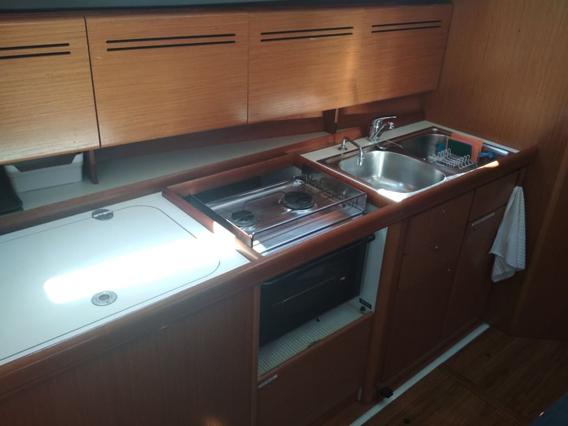 Volos Zeilboot Cabine 4  10  slaapplaatsen 10  gasten 13.25 m Lijstnummer: #15781 5