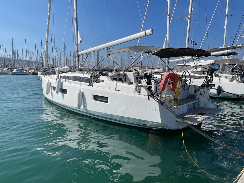 Lefkada Voilier Cabine 3  Couchettes 8  Invités 8  12.35 m Numéro de l'annonce: #15790 5