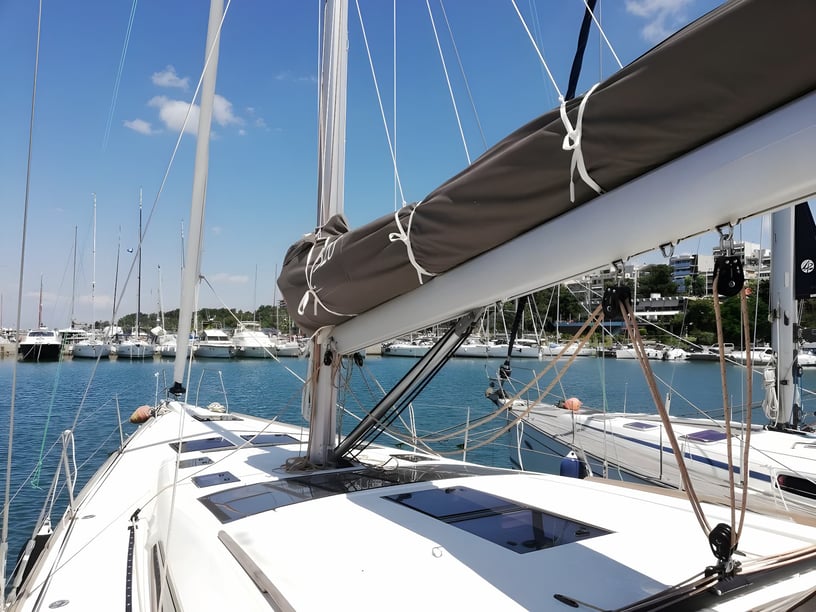 Nikiti - Chalkidiki Sailboat 5 cabin 10 berths 10 guests 15.8 m Listing Number: #15828 3