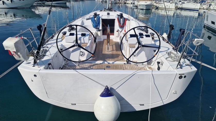 Kaštel Gomilica Segelboot 4 Kabine 10 Liegeplätze 10 Gäste 14.14 m Nummer des Inserats: #15833