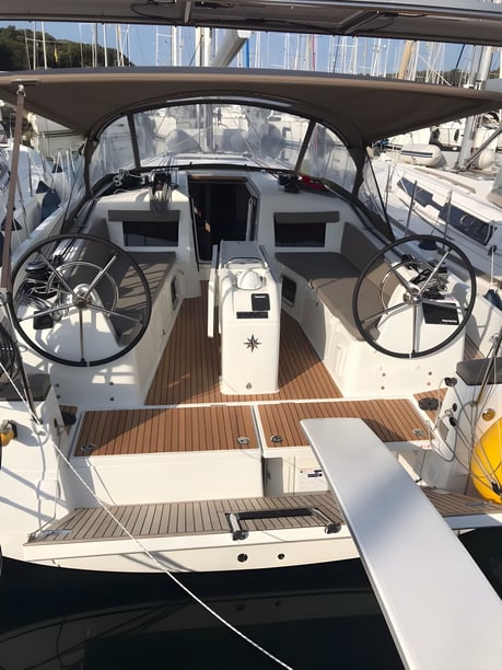 Pula Sailboat 3 cabin 8 berths 8 guests 12.35 m Listing Number: #15836 4