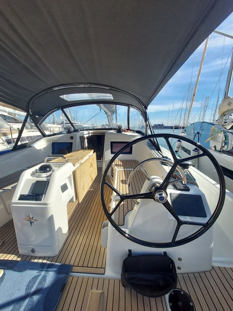 Palma di Maiorca Barca a vela cabina 3  cuccette 6  6  ospiti 12.35 m Numero dell'inserzione: #15844 4