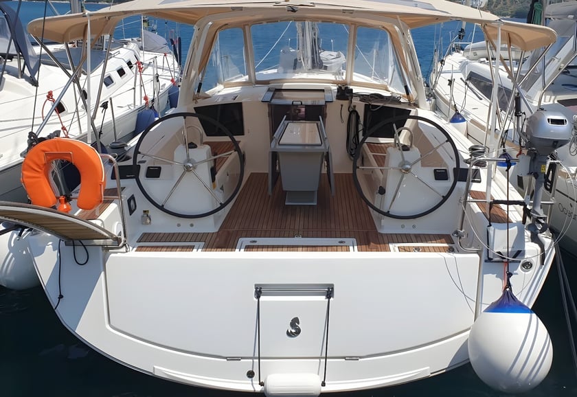 Skiathos Sailboat 3 cabin 8 berths 8 guests 12.03 m Listing Number: #15846