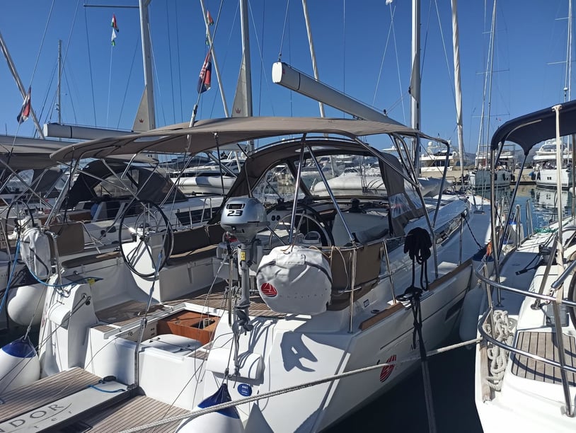 Kaštel Gomilica Sailboat 6 cabin 12 berths 12 guests 15.75 m Listing Number: #15859 5