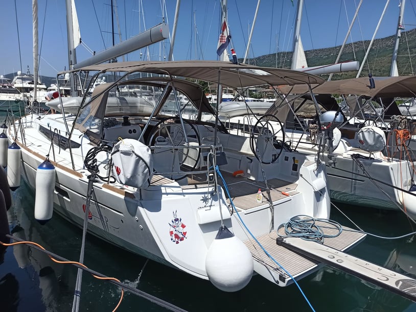 Kaštel Gomilica Sailboat 6 cabin 12 berths 12 guests 15.75 m Listing Number: #15859 4