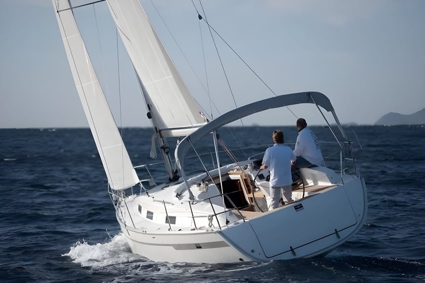 Stockholm - Saltsjöbaden Sailboat 2 cabin 6 berths 6 guests 9.99 m Listing Number: #15867 4