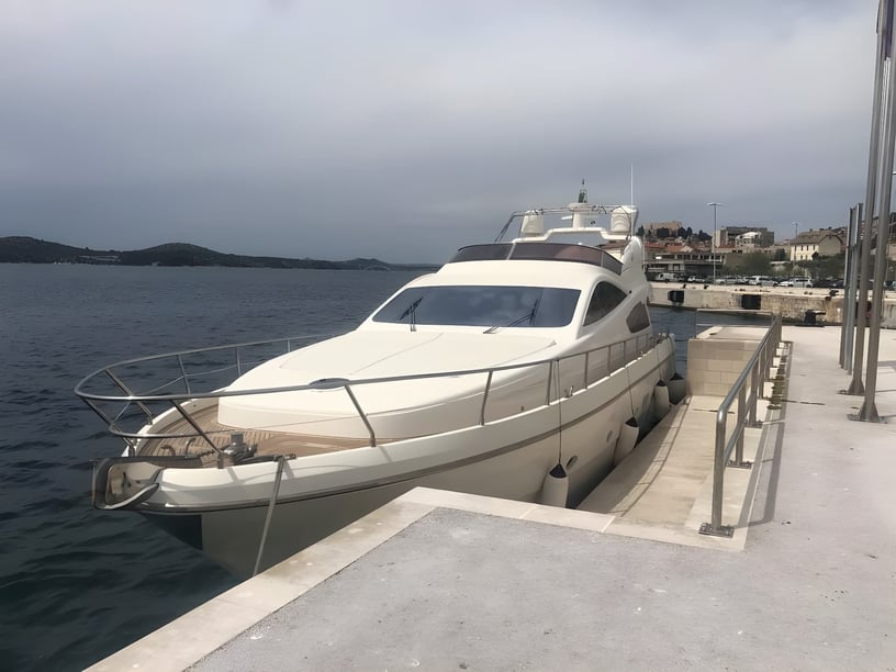 Drage Motoryacht 4 Kabine 8 Liegeplätze 8 Gäste 21.7 m Nummer des Inserats: #15869 5