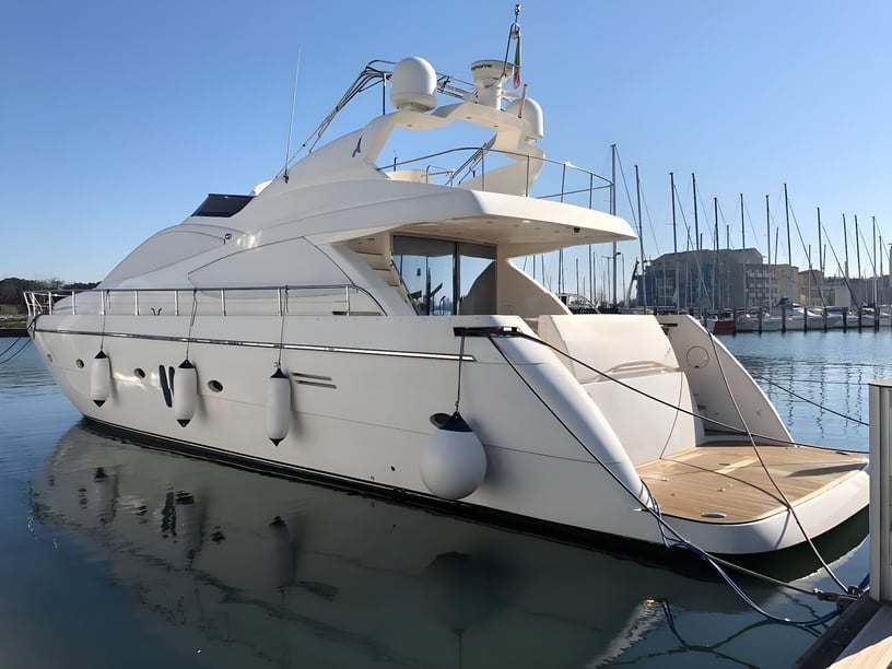 Drago Yacht à moteur Cabine 4  Couchettes 8  Invités 8  21.7 m Numéro de l'annonce: #15869