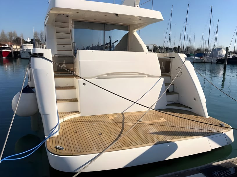 Drago Yacht a motore cabina 4  cuccette 8  8  ospiti 21.7 m Numero dell'inserzione: #15869 3