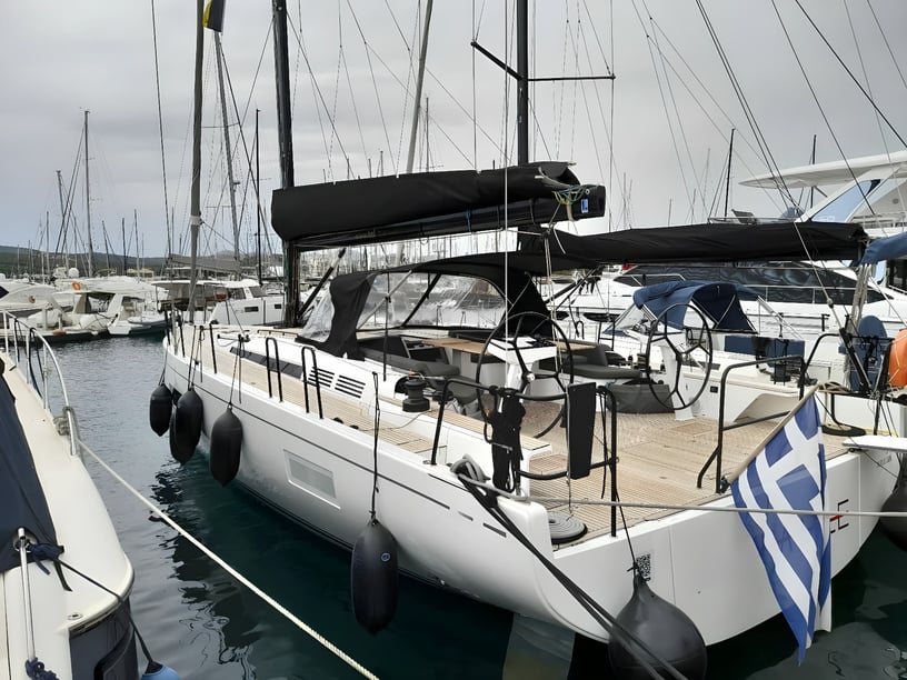 Lavrion Sailboat 4 cabin 9 berths 9 guests 17.16 m Listing Number: #15874 3