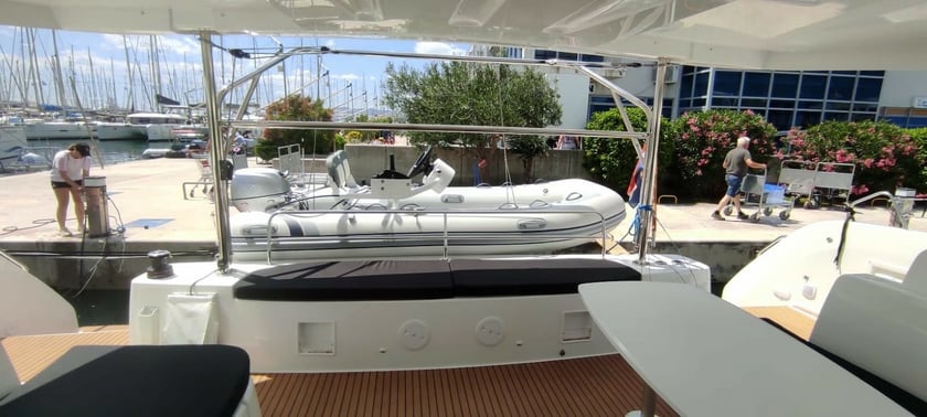 Kaštel Gomilica Katamaran 5 Kabine 11 Liegeplätze 11 Gäste 14 m Nummer des Inserats: #15919 3