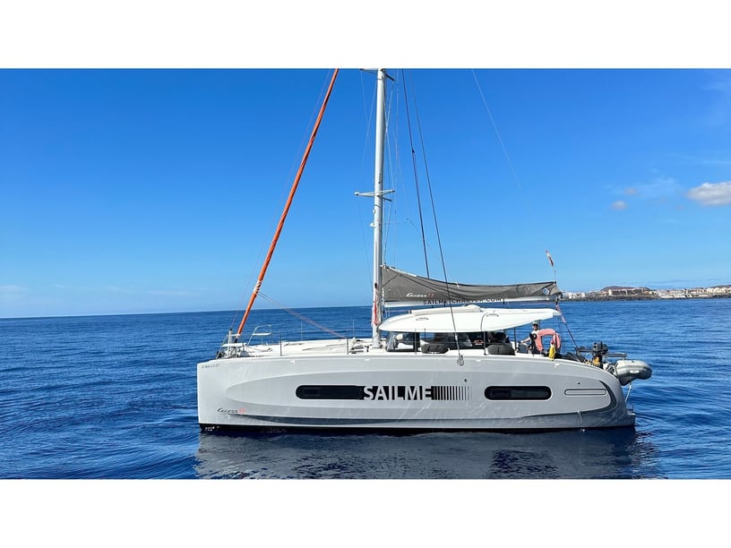 Ibiza Catamaran Cabine 4  Couchettes 11  Invités 11  11.33 m Numéro de l'annonce: #15951