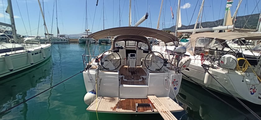 Kaštel Gomilica Sailboat 4 cabin 10 berths 10 guests 13.34 m Listing Number: #15988 3
