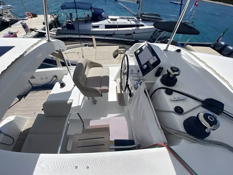 Portisco Katamaran 6 kabin Konaklama 12 kişi Seyir 12 kişi 12 m İlan No: #15992 5