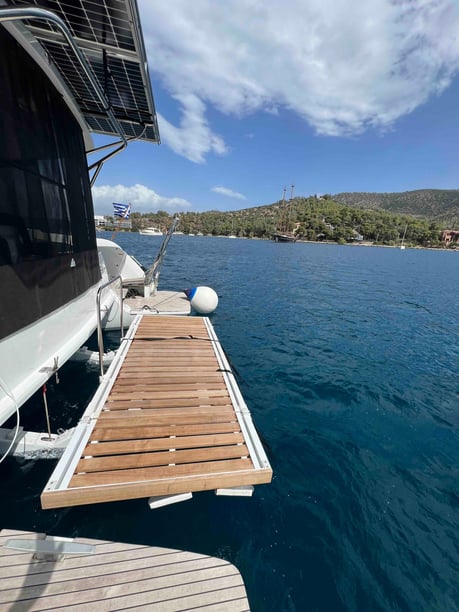 Athens Catamaran 6 cabin 12 berths 14 guests 15.35 m Listing Number: #15996 3