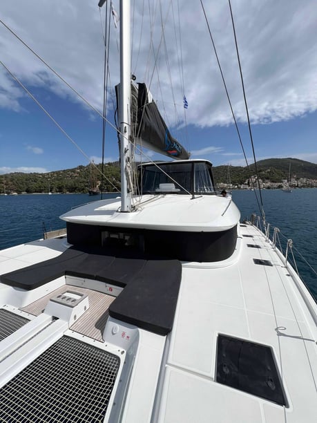 Athens Catamaran 6 cabin 12 berths 14 guests 15.35 m Listing Number: #15996 4