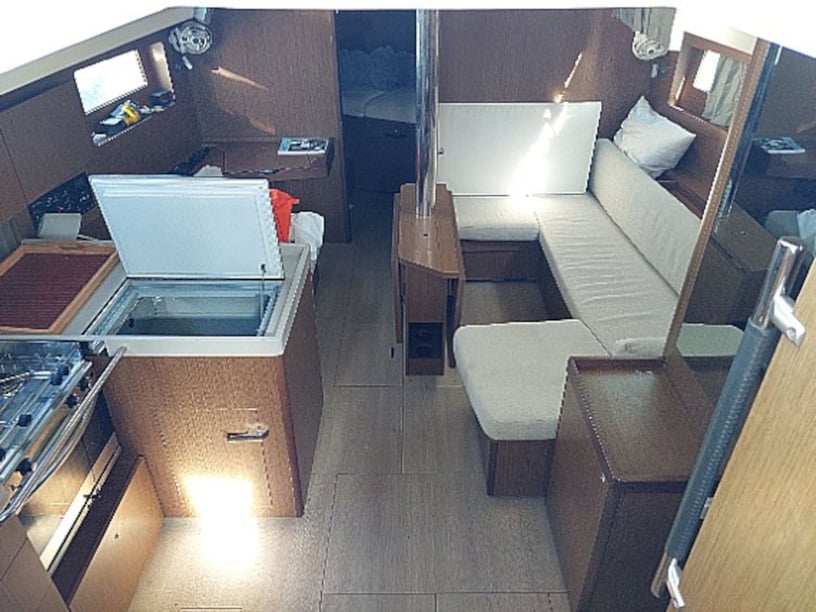 Athens Sailboat 3 cabin 8 berths 8 guests 12.03 m Listing Number: #15999 2