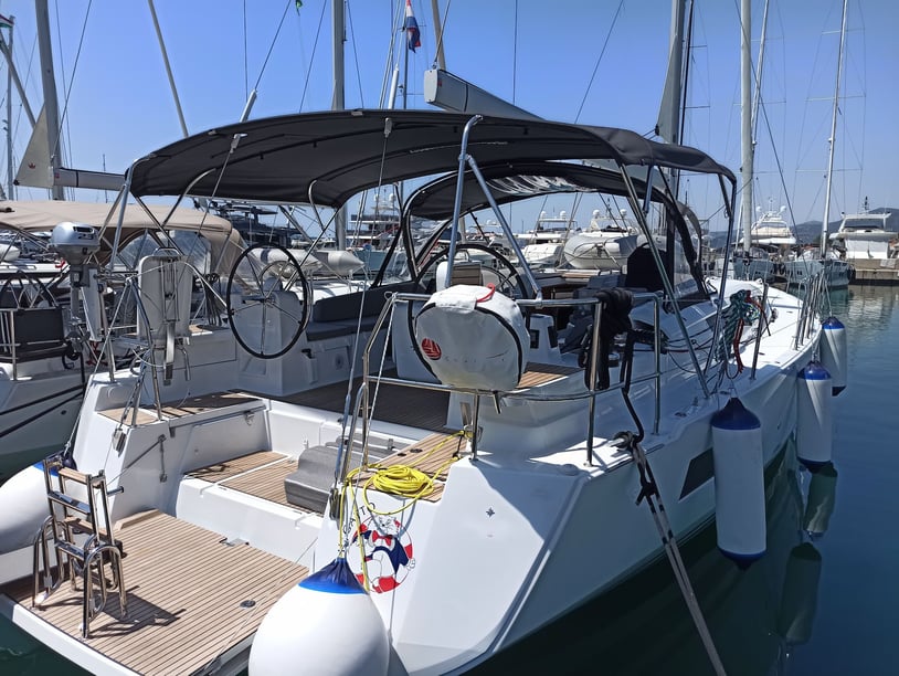 Kaštel Gomilica Sailboat 5 cabin 12 berths 12 guests 16.16 m Listing Number: #16017 3