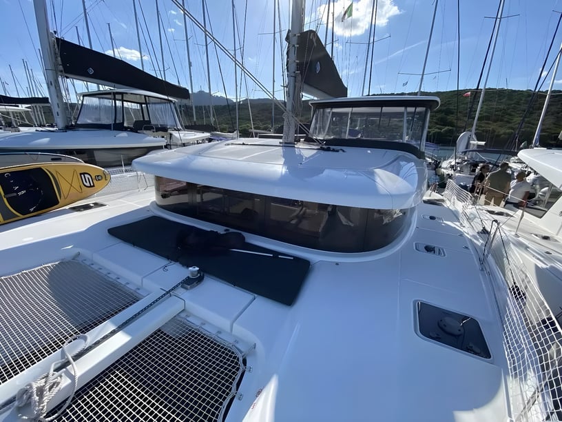 Portisco Katamaran 6 kabin Konaklama 12 kişi Seyir 12 kişi 12.8 m İlan No: #16018 3