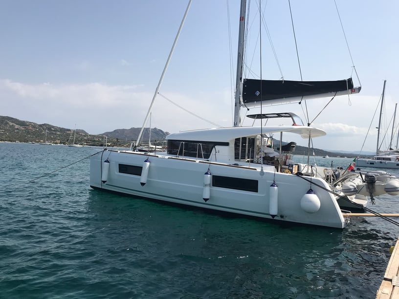 Salerne Catamaran Cabine 6  Couchettes 10  Invités 10  11.74 m Numéro de l'annonce: #16023