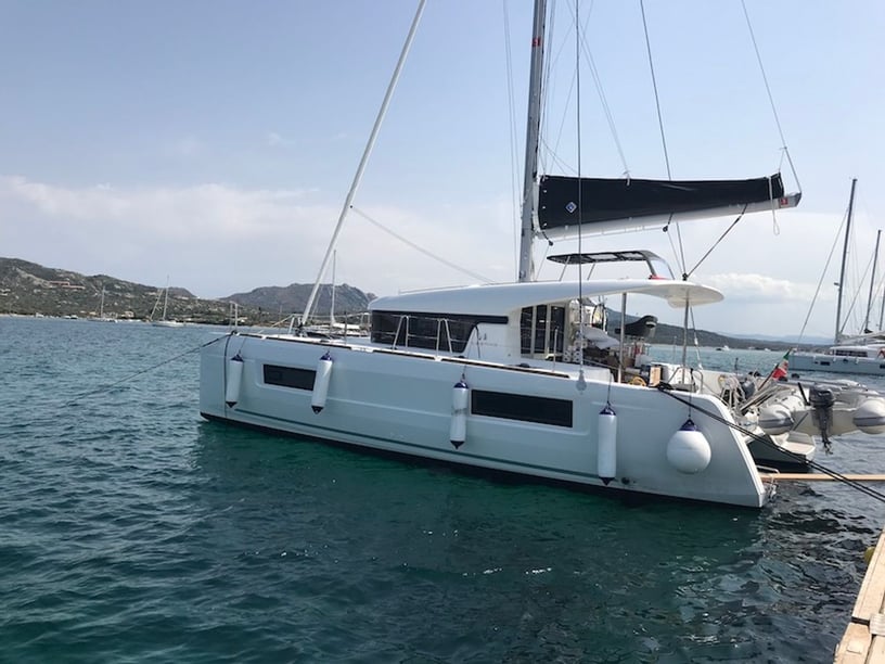 Salerne Catamaran Cabine 6  Couchettes 10  Invités 10  11.74 m Numéro de l'annonce: #16023 2