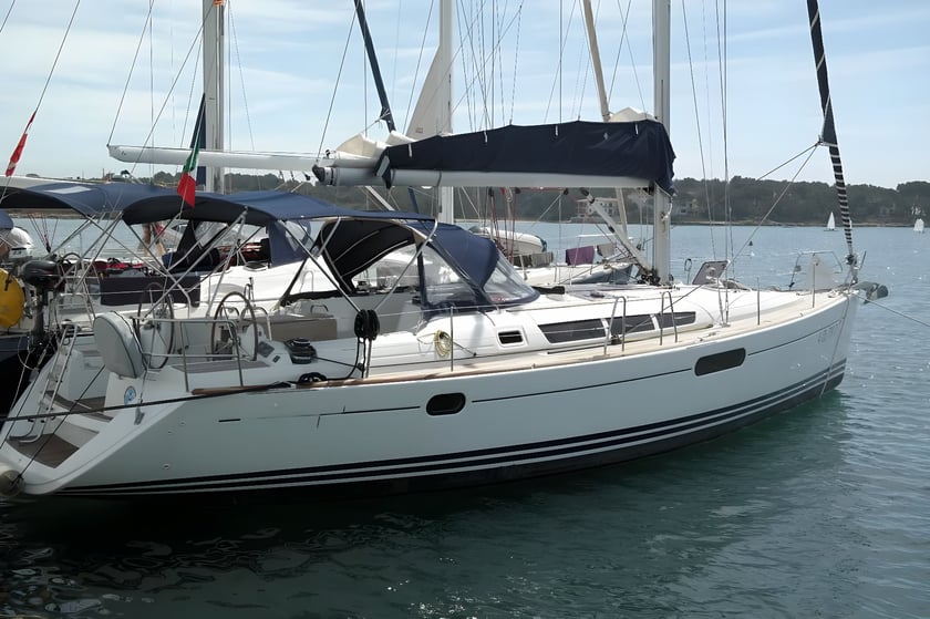 Portisco Sailboat 4 cabin 9 berths 9 guests 13.7 m Listing Number: #16047 3