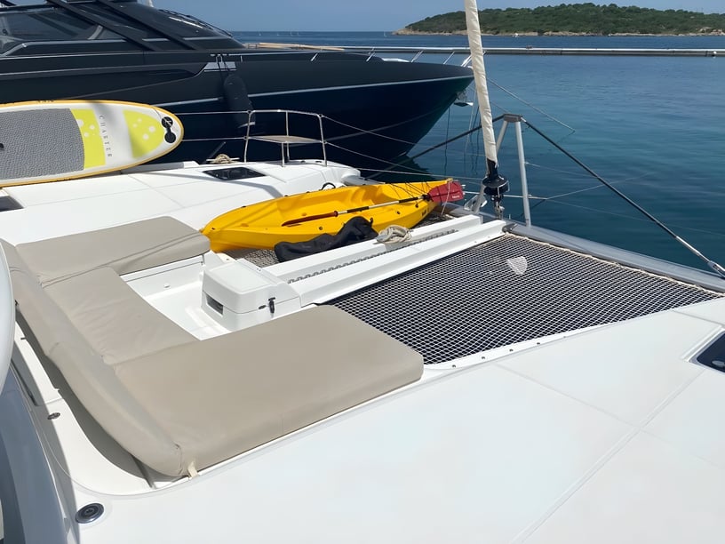 Portisco Catamaran Cabine 6  Couchettes 12  Invités 12  13.99 m Numéro de l'annonce: #16048 4