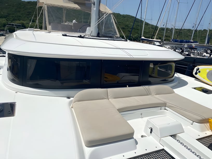 Portisco Catamaran Cabine 6  Couchettes 12  Invités 12  13.99 m Numéro de l'annonce: #16048 5