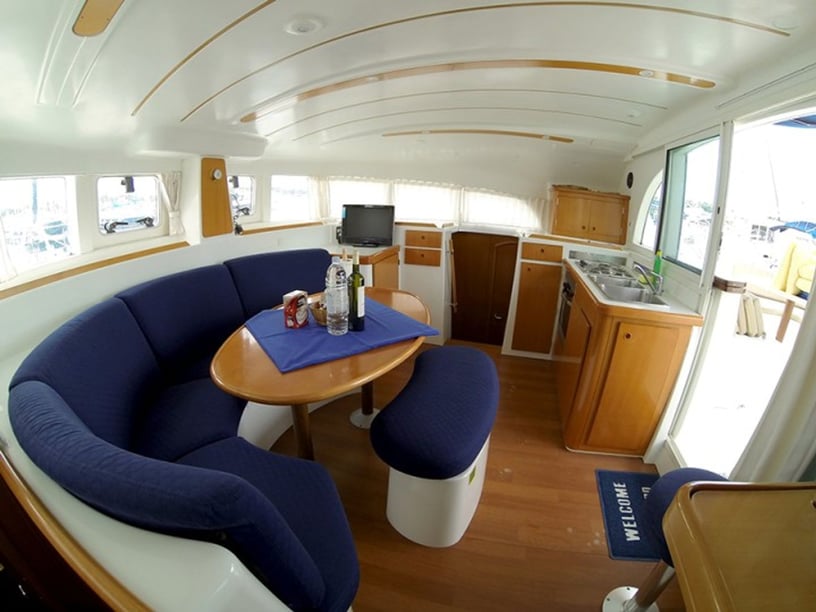 Hyeres Catamaran 4 cabin 9 berths 8 guests 11.5 m Listing Number: #16069 2