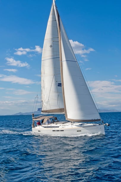 Atenas Velero Cabina 6  12  literas 12  invitados 15.38 m Número de anuncio: #16070 4