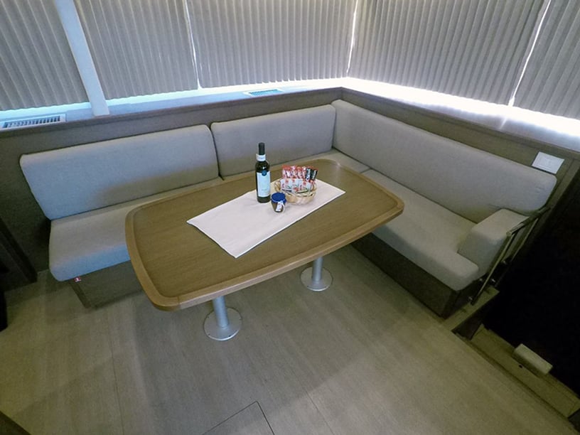 Sibenik Catamaran Cabine 6  Couchettes 12  Invités 12  13.96 m Numéro de l'annonce: #16072 5