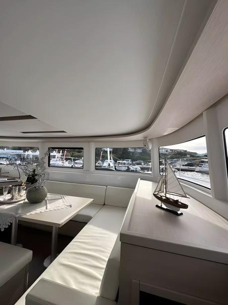 Portisco Catamaran Cabine 6  Couchettes 12  Invités 12  13.99 m Numéro de l'annonce: #16086 5