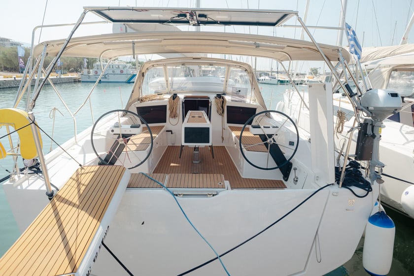 Skiathos Sailboat 4 cabin 10 berths 10 guests 12.5 m Listing Number: #16098