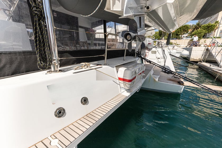 Rogoznica Catamaran Cabine 6  Couchettes 12  Invités 12  12.8 m Numéro de l'annonce: #16111 4