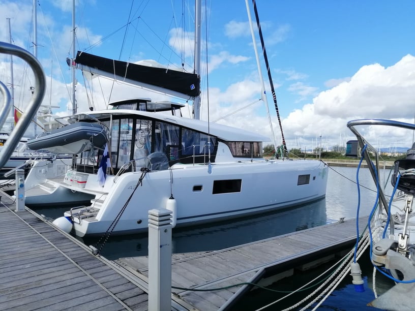 Rogoznica Catamaran Cabine 6  Couchettes 12  Invités 12  12.8 m Numéro de l'annonce: #16111