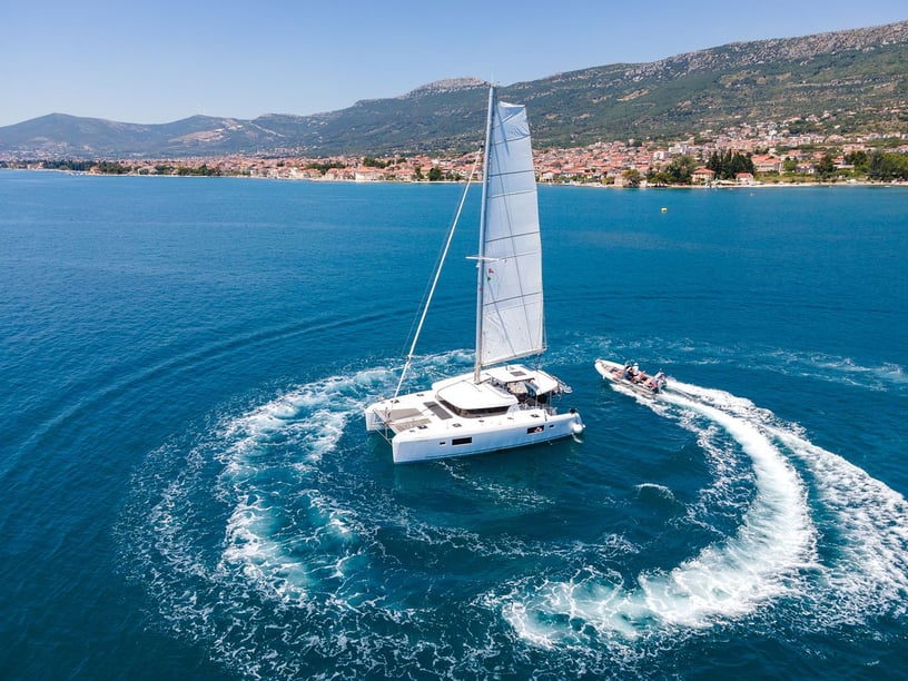 Kaštel Gomilica Catamaran 3 cabin 6 berths 6 guests 12.8 m Listing Number: #16114