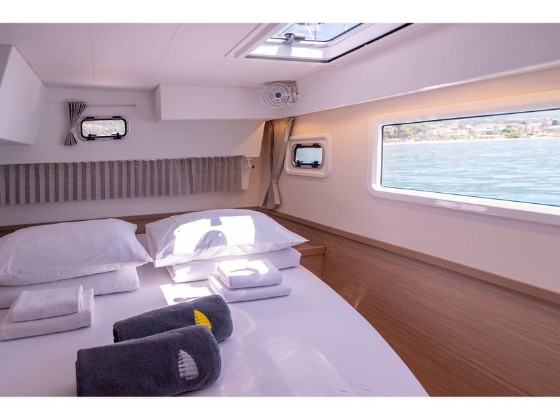 Kaštel Gomilica Catamaran 3 cabin 6 berths 6 guests 12.8 m Listing Number: #16114 2