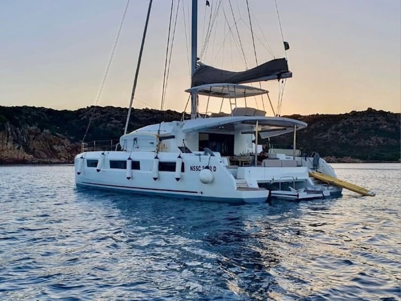 Salerno Catamaran 6 cabin 14 berths 14 guests 14.75 m Listing Number: #16125