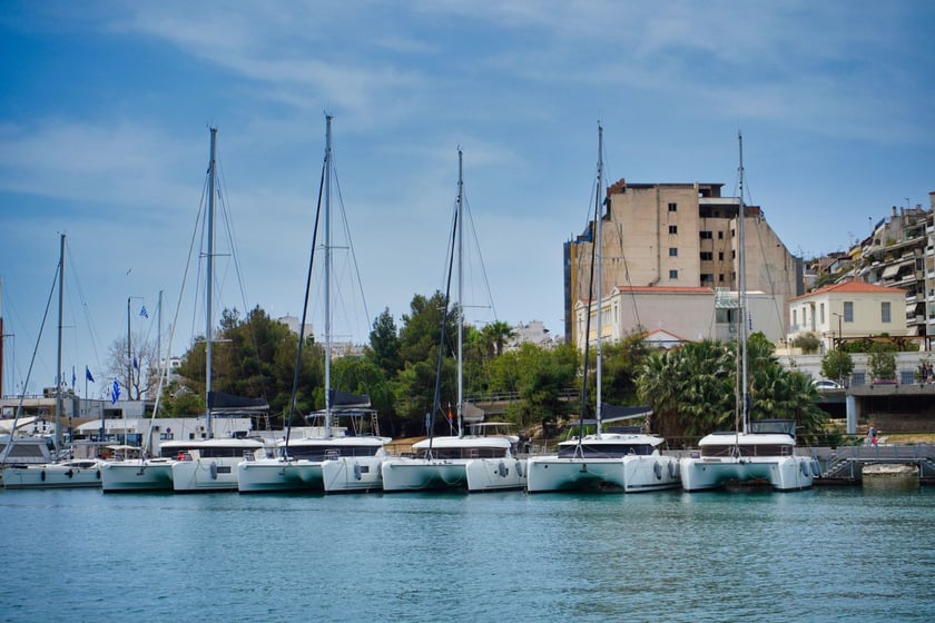 Le Pirée Catamaran Cabine 6  Couchettes 10  Invités 10  13.99 m Numéro de l'annonce: #16135 4