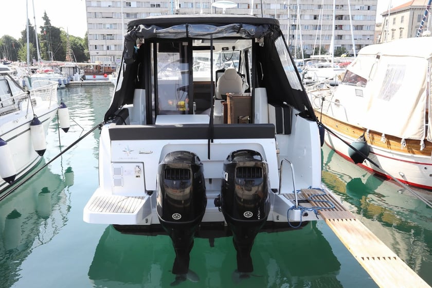 Dubrovnik Bateau à moteur Cabine 2  Couchettes 6  Invités 6  8.9 m Numéro de l'annonce: #16137 3