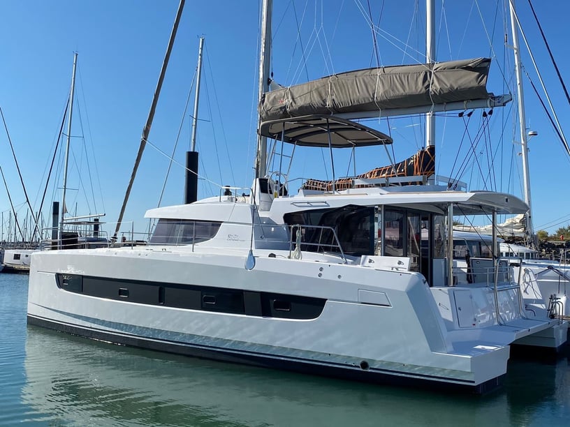 Sitges - Barcelona Katamaran 5 Kabine 10 Liegeplätze 10 Gäste 14.33 m Nummer des Inserats: #16141 4