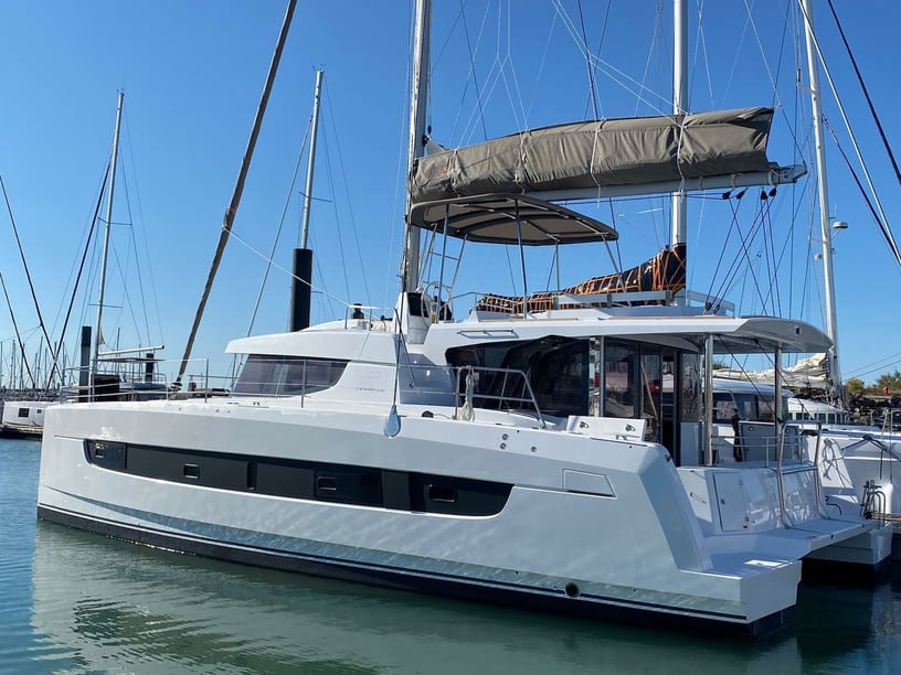 Sitges - Barcelona Katamaran 5 Kabine 10 Liegeplätze 10 Gäste 14.33 m Nummer des Inserats: #16141 3