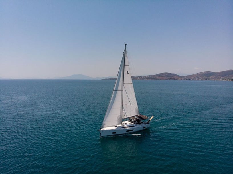 Volos Sailboat 5 cabin 12 berths 12 guests 14.9 m Listing Number: #16152 3